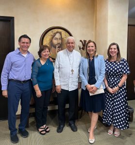 Puertas abiertas y corazones disponibles: un encuentro con nuestro arzobispo